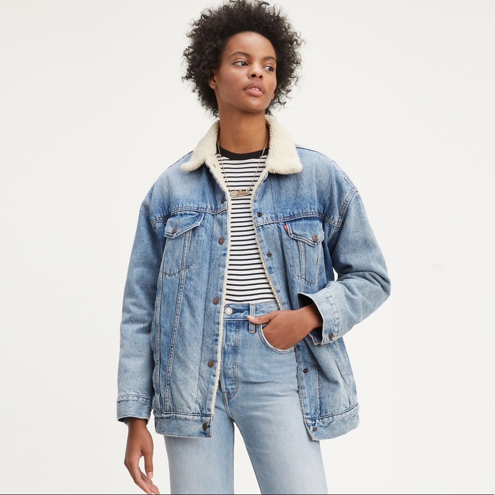 NWT Levi’s Oversized Trucker Sherpa Denim Jacket